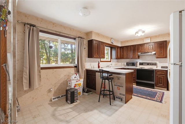 1780 E Parkhaven Drive, Seven Hills, OH 44131
