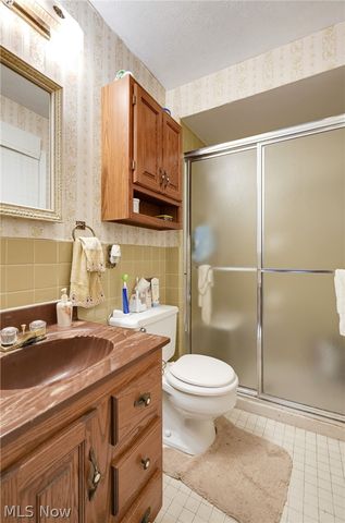 1780 E Parkhaven Drive, Seven Hills, OH 44131