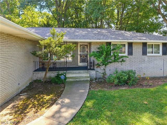 1780 E Parkhaven Drive, Seven Hills, OH 44131