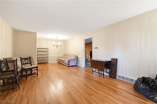 1780 E Parkhaven Drive, Seven Hills, OH 44131
