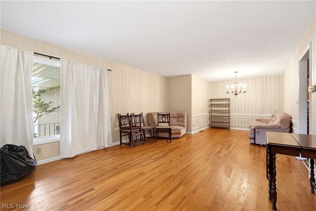 1780 E Parkhaven Drive, Seven Hills, OH 44131