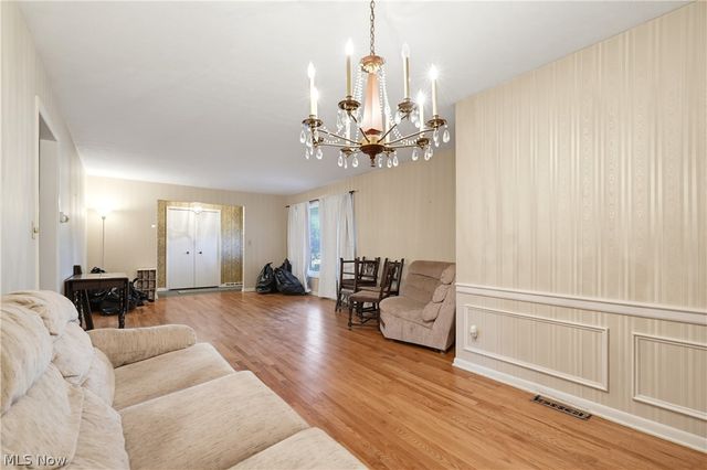 1780 E Parkhaven Drive, Seven Hills, OH 44131