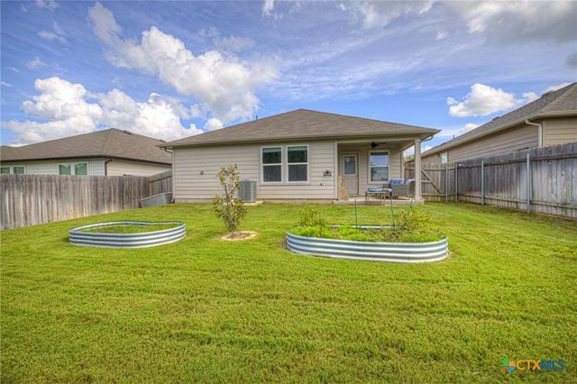 809 Nodding Nixie, Seguin, TX 78155