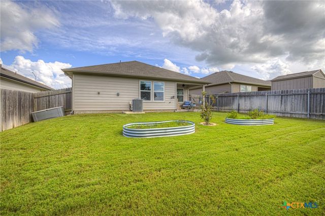 809 Nodding Nixie, Seguin, TX 78155