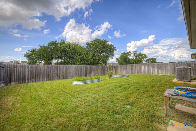 809 Nodding Nixie, Seguin, TX 78155