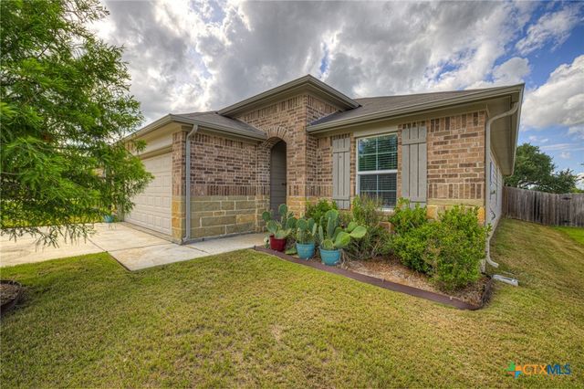 809 Nodding Nixie, Seguin, TX 78155