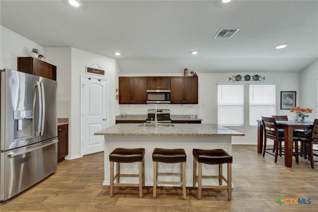 809 Nodding Nixie, Seguin, TX 78155
