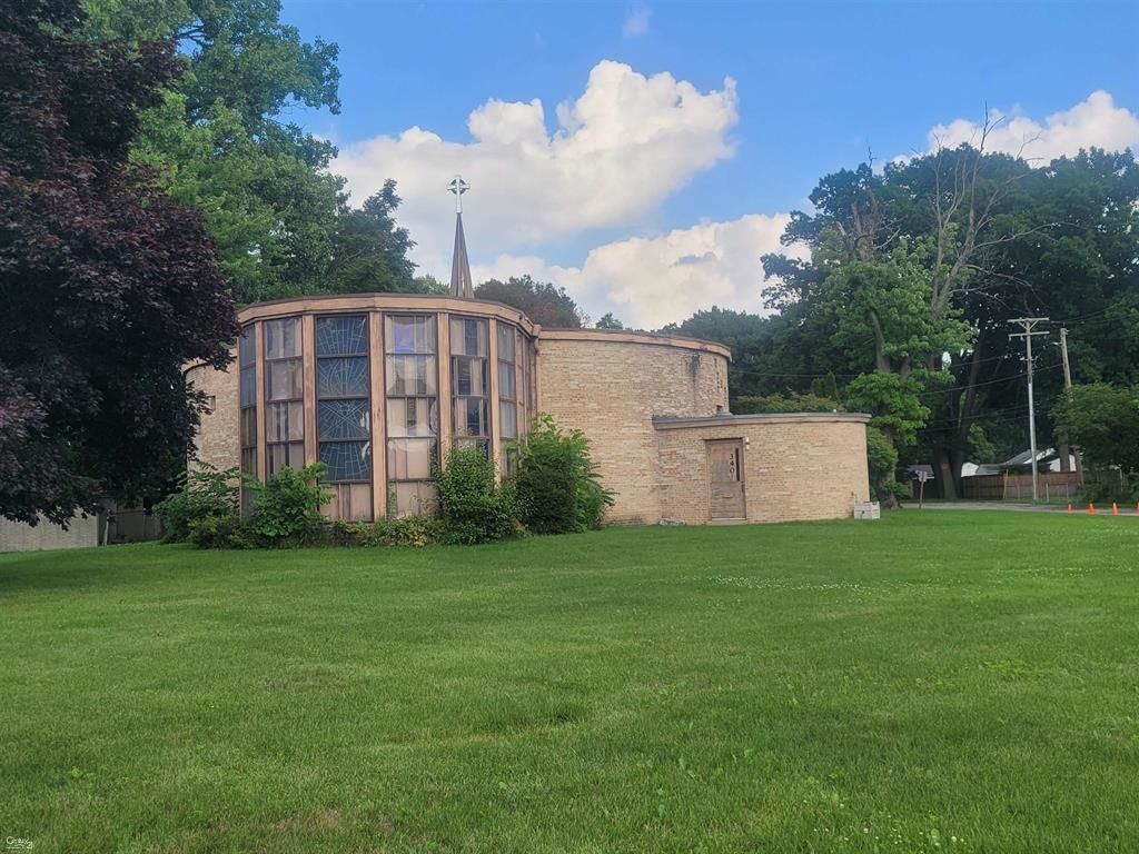 340 N Main Street, Clawson, MI 48017