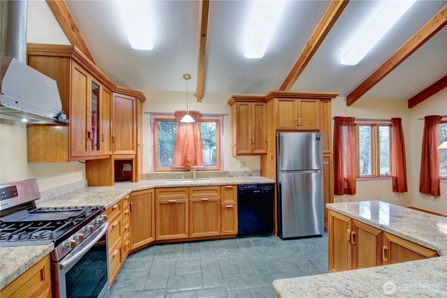 46824 Everett Lake Rd, Concrete, WA 98237