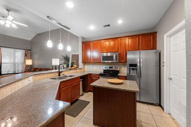 10534 Willow Park View, Houston, TX 77070