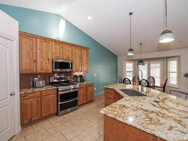 9324 S WISTERIA WAY, West Jordan, UT 84081