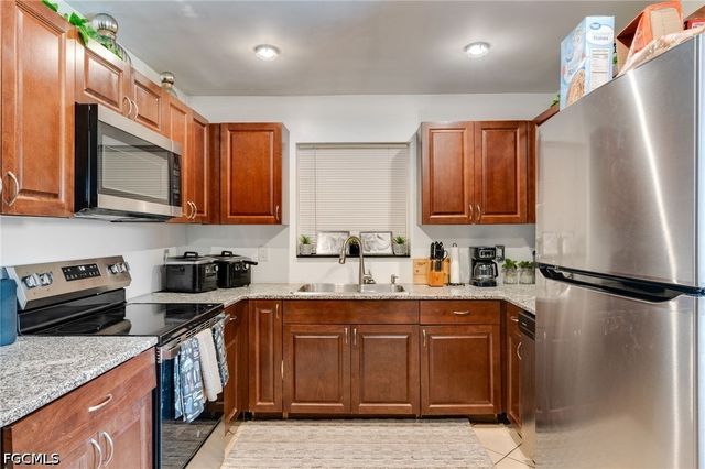 102 Oleander RD, Lehigh Acres, FL 33936