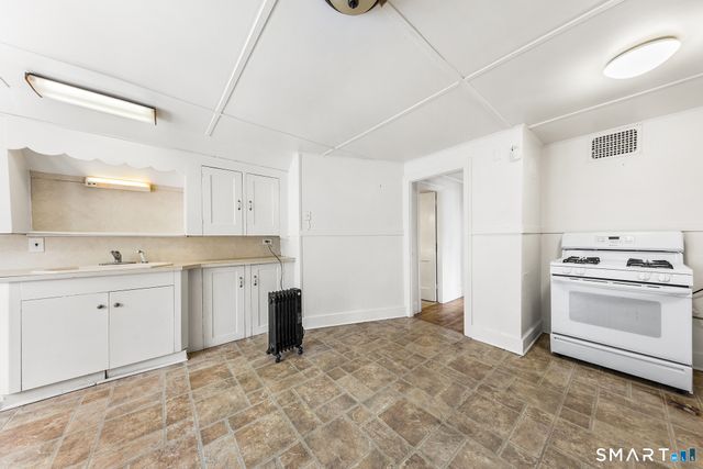 122 Derby Avenue, Seymour, CT 06483