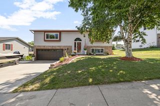 3217 Squire LANE, West Bend, WI 53090