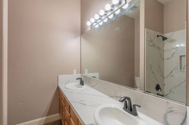 1153 E Milgeo, Ripon, CA 95366