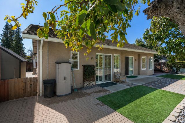 1153 E Milgeo, Ripon, CA 95366