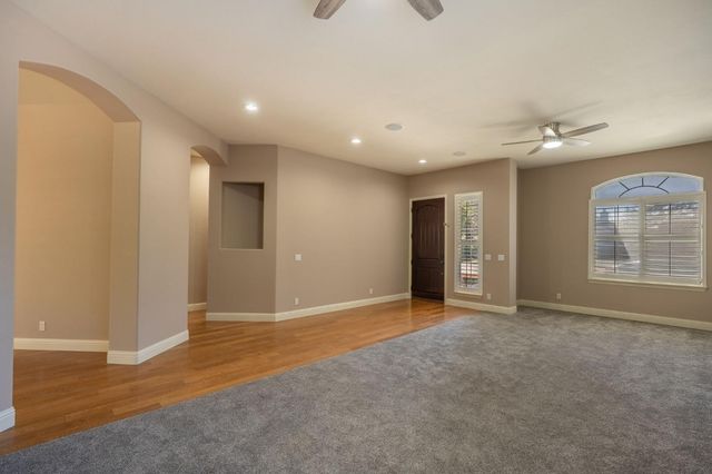 1153 E Milgeo, Ripon, CA 95366