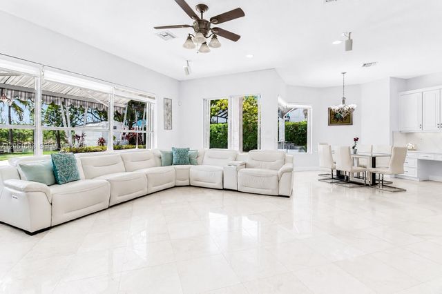 4918 SW 195th Ter, Miramar, FL 33029