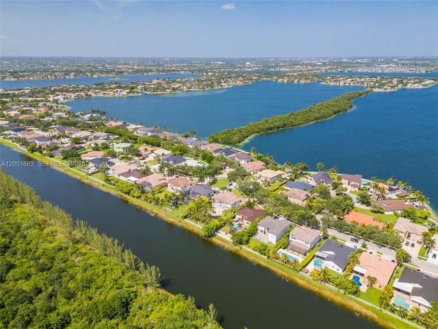 4918 SW 195th Ter, Miramar, FL 33029
