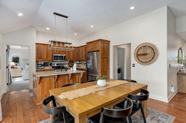 1347 S Strasbourg Avenue, Springfield, MO 65802