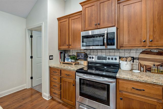 1347 S Strasbourg Avenue, Springfield, MO 65802