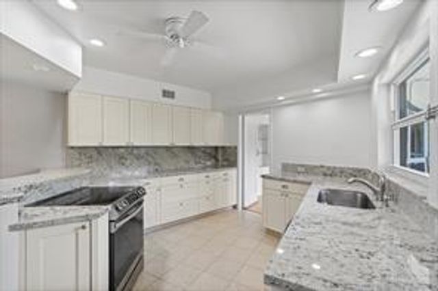 1705 NE 26TH Avenue, Fort Lauderdale, FL 33305