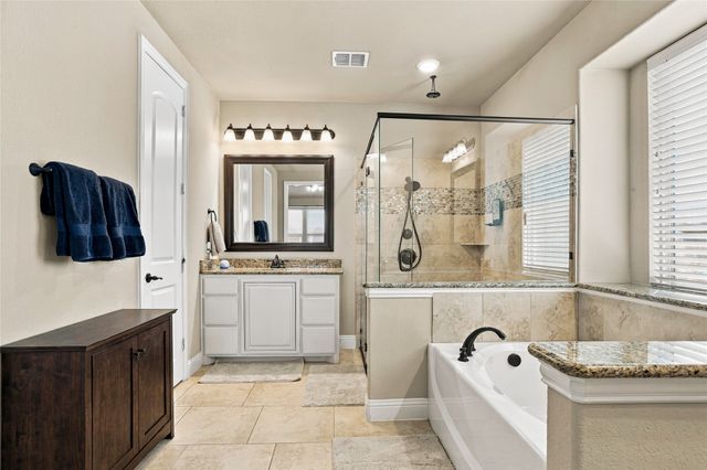 2820 Mariposa Drive, Grand Prairie, TX 75054