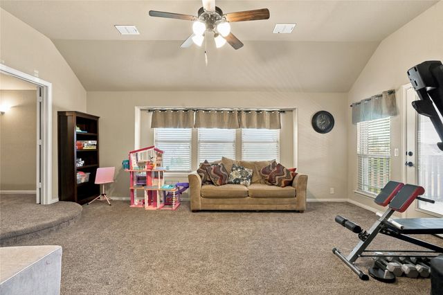2820 Mariposa Drive, Grand Prairie, TX 75054