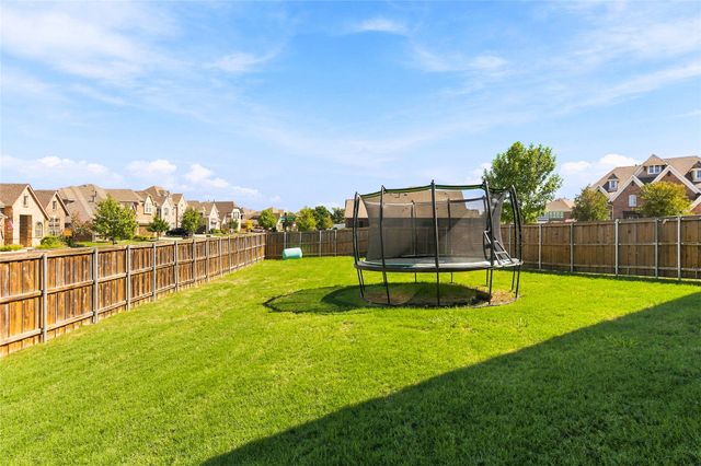 2820 Mariposa Drive, Grand Prairie, TX 75054