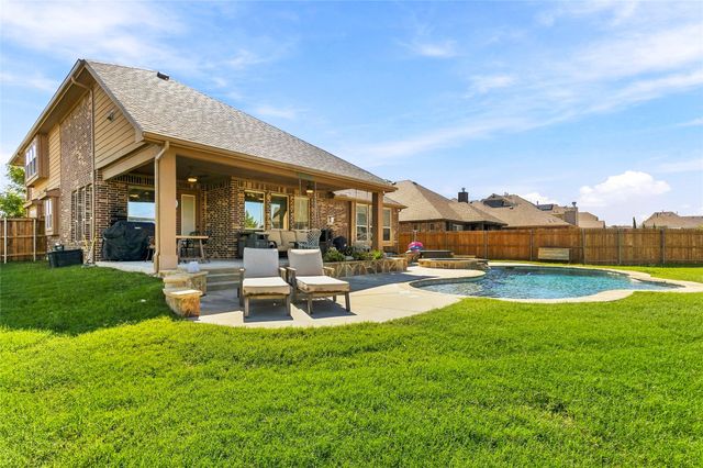 2820 Mariposa Drive, Grand Prairie, TX 75054