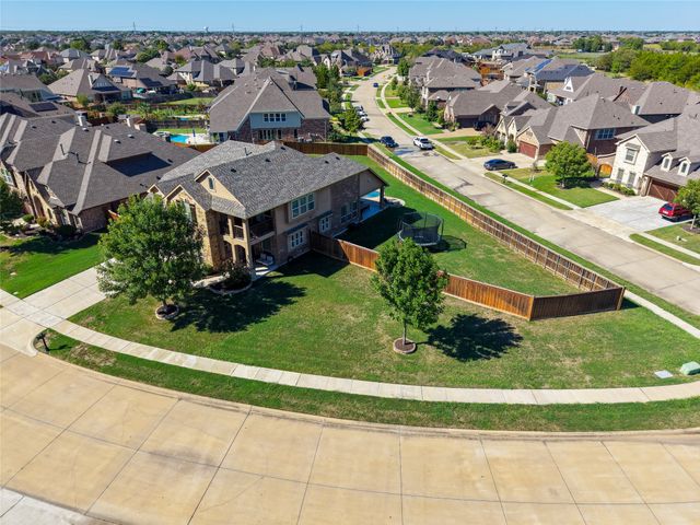 2820 Mariposa Drive, Grand Prairie, TX 75054