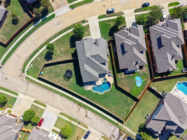 2820 Mariposa Drive, Grand Prairie, TX 75054