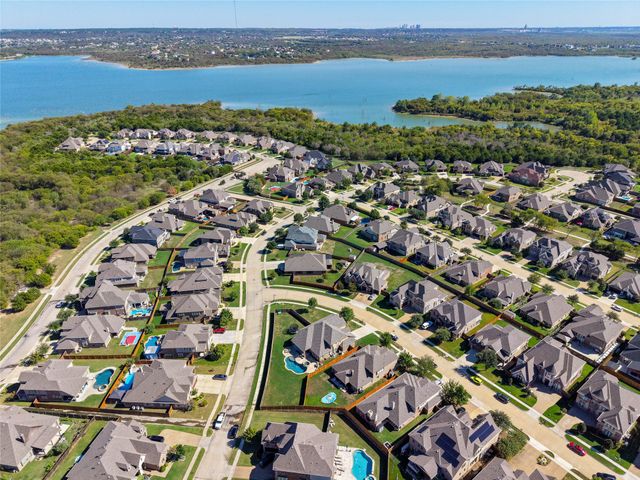 2820 Mariposa Drive, Grand Prairie, TX 75054