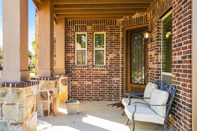 2820 Mariposa Drive, Grand Prairie, TX 75054