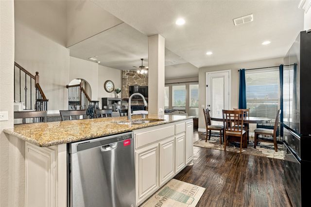 2820 Mariposa Drive, Grand Prairie, TX 75054