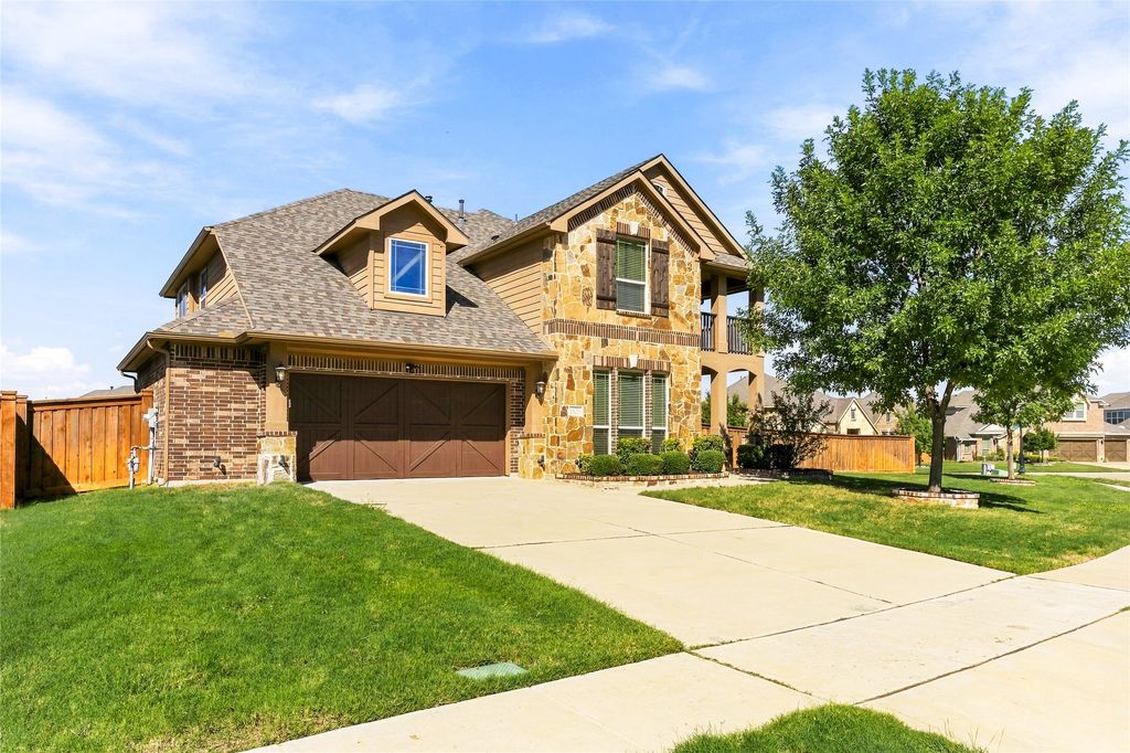 2820 Mariposa Drive, Grand Prairie, TX 75054