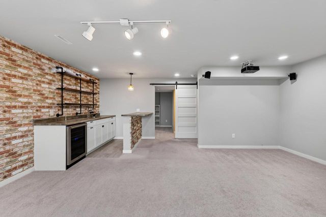 725 Quiet Pond Drive, Verona, WI 53593