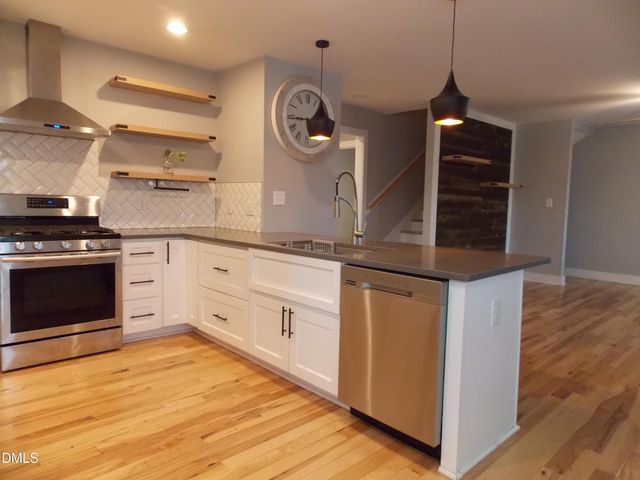 202 Lincoln Court, Raleigh, NC 27610