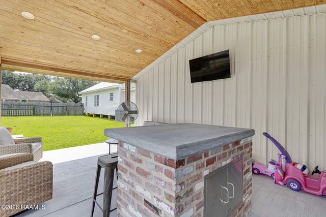 610 S Parkerson Street, Rayne, LA 70578