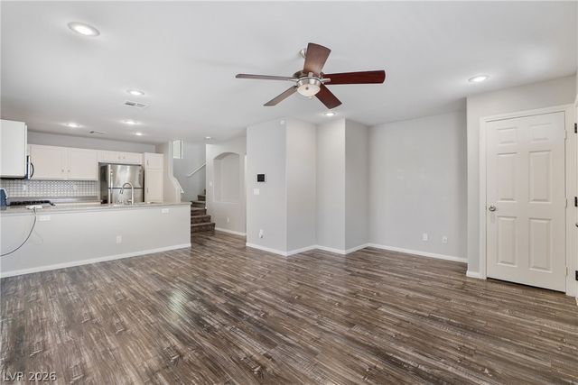 10388 Midseason Mist Street, Las Vegas, NV 89183