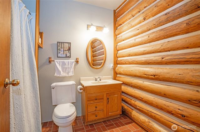 879 9th Ave, Fox Island, WA 98333
