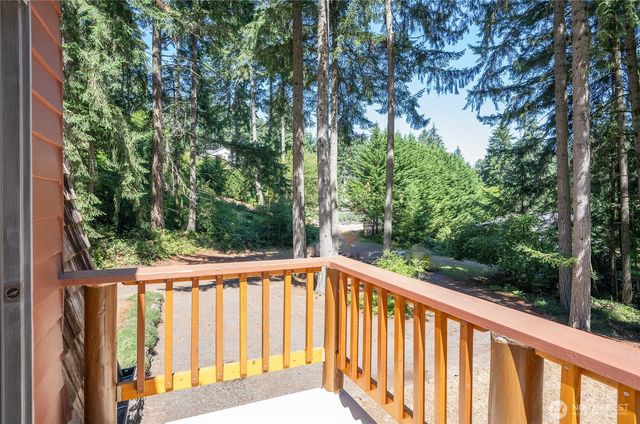 879 9th Ave, Fox Island, WA 98333