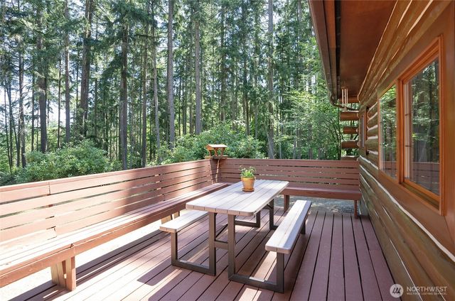 879 9th Ave, Fox Island, WA 98333