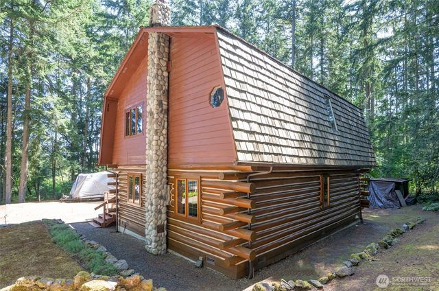 879 9th Ave, Fox Island, WA 98333
