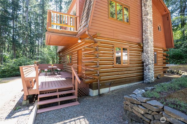 879 9th Ave, Fox Island, WA 98333