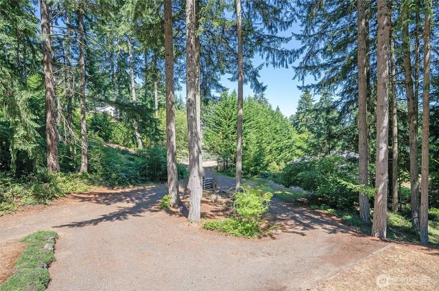 879 9th Ave, Fox Island, WA 98333