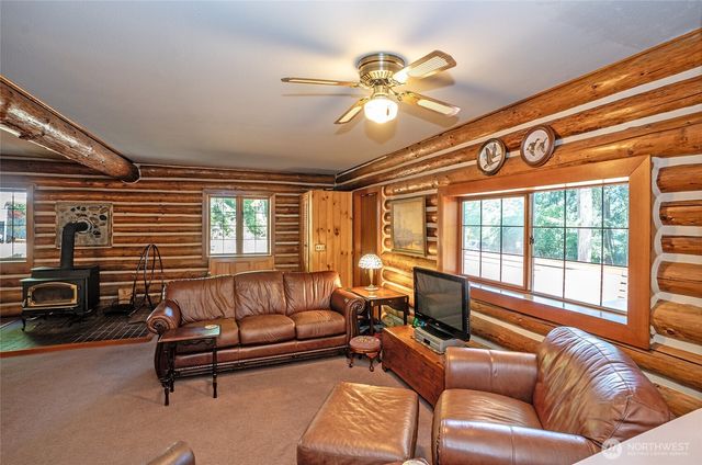 879 9th Ave, Fox Island, WA 98333
