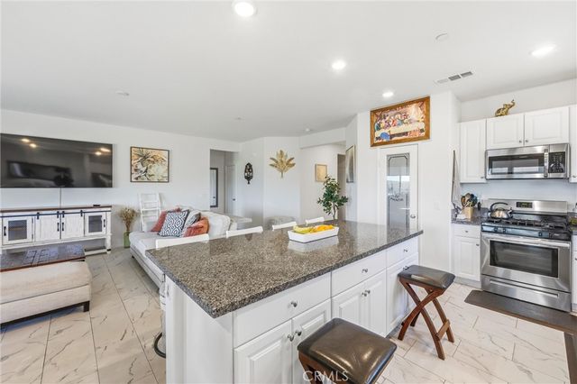 15797 Mint, Adelanto, CA 92301