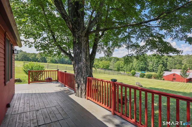 12 Jackson Road, Killingworth, CT 06419