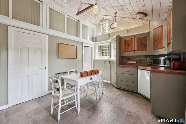 12 Jackson Road, Killingworth, CT 06419